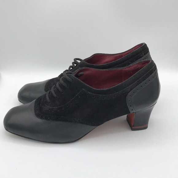 Oh! black square toe granny shoes, size 37 (6.5) - Picture 3 of 8